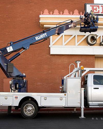 Installation of a large outdoor sign